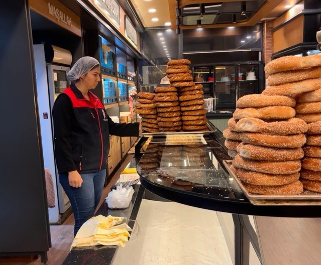 Denizli Acıpayam'da ekmek üreticileri Tarım ve Orman ekiplerince gece denetlendi