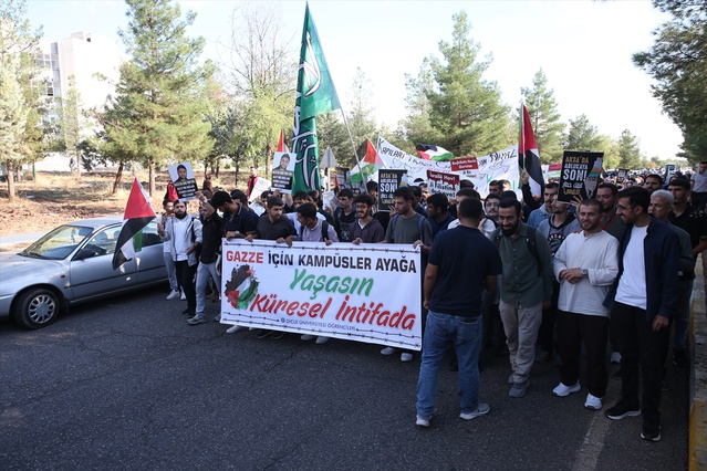 Dicle Üniversitesi öğrencileri, Gazze için 'Vicdan Köprüsü' yürüyüşünde buluştu