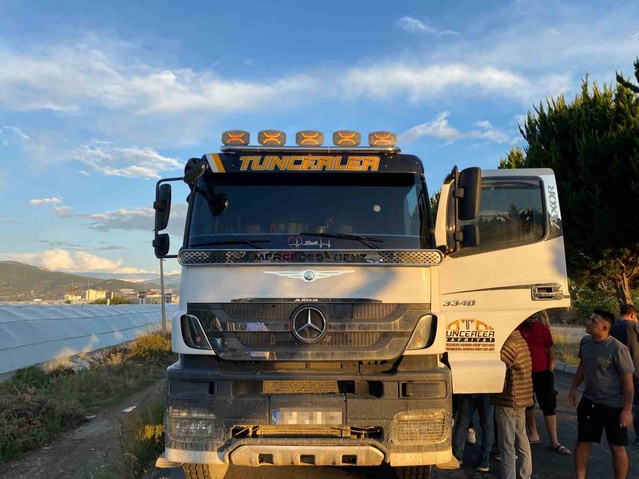 Antalya Gazipaşa'da kamyona 5 el ateş edilen saldırıda sürücü yaralandı