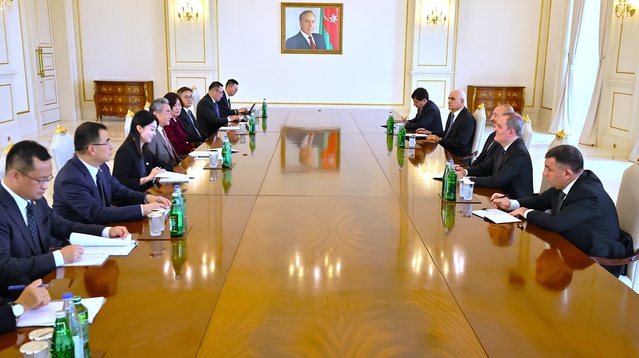 Aliyev, Bakü'de Wang Yi'ye Xi'ye selam talebini iletti, CICA için Xi'ye teşekkür etti