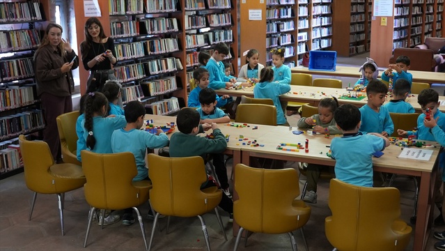 Türkiye Kültür Yolu Festivali'nde Büşra Kayıkçı İstanbul'dan ilhamla eserlerini çaldı