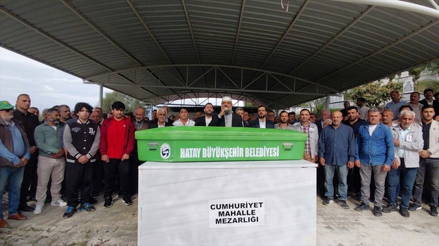 Depremde eşini ve kızını kaybeden Demetgül'ün cenazesi Hatay'da toprağa verildi