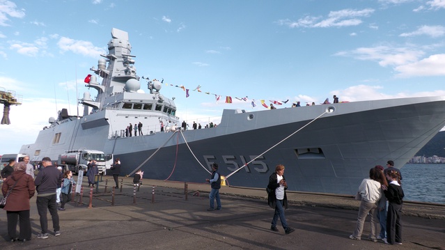 İlk milli fırkateyn TCG İstanbul, 29 Ekim'de Rize'de yoğun ilgi gördü