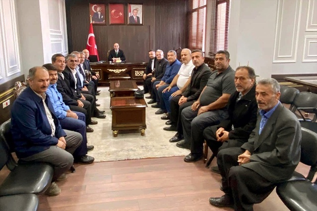 Gaziantep Araban'da Kaymakam Ceylan, Muhtarlar Günü'nde ilçe muhtarlarını kabul etti