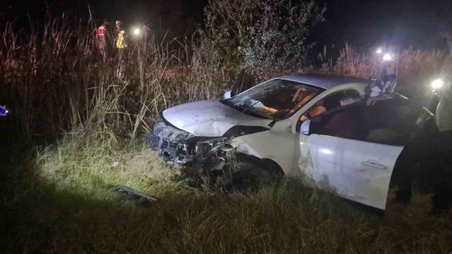 Zonguldak Çaycuma'da kontrolden çıkan otomobil araziye uçtu, 4 kişi yaralandı