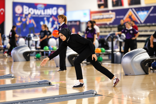 Samsun'da başlayan ÜNİLİG Bowling Şampiyonası'nda 60 sporcu mücadele ediyor