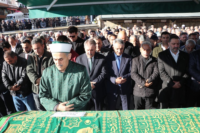 BBP Genel Başkanı Destici, Yozgat'ta kanser hastası Karaca'nın cenazesine katıldı