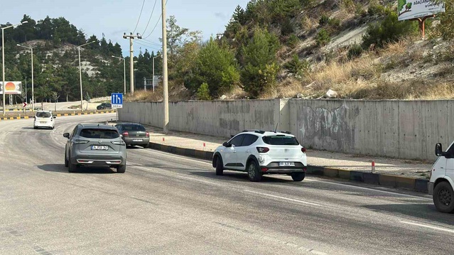 Burdur'da yağ nedeniyle kayganlaşan yolda ambulans kazaya yol açtı, 7 kişi yaralandı