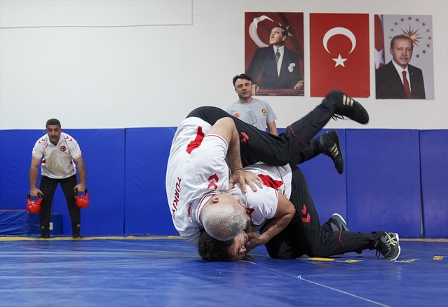 Veteranlar Dünya Şampiyonası'nda Murat Kaya üçüncü, Harun Demir ikinci oldu