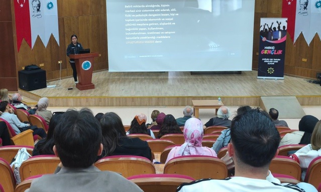 Niğde'de narkotik ekipleri 18 etkinlikte 2 bin 92 vatandaşa bilgilendirme yaptı