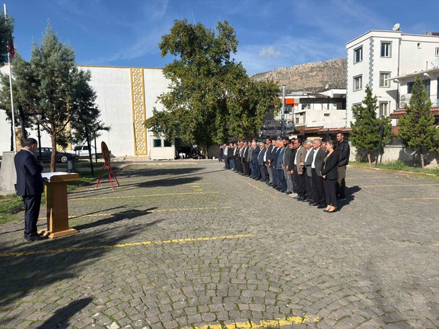 Çermik'te Muhtarlar Günü töreni yapıldı, Atatürk büstüne çelenk sunuldu