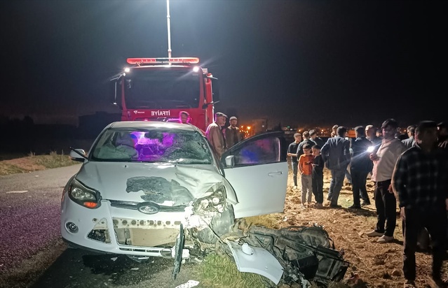 Mardin Kızıltepe'de otomobil ile motosiklet çarpıştı, kazada 1 ölü, 1 yaralı var.