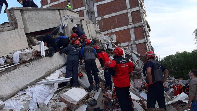 İzmir depreminin 6. yılında itfaiyeciler 117 kaybını ve kurtardıkları genci anlattı