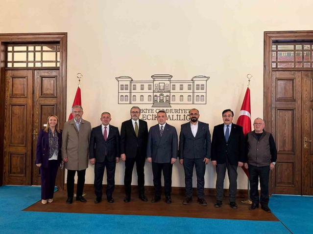 Mahir Ünal Bilecik'te Vali Sözer ile görüştü, Şeyh Edebali türbesini ziyaret etti