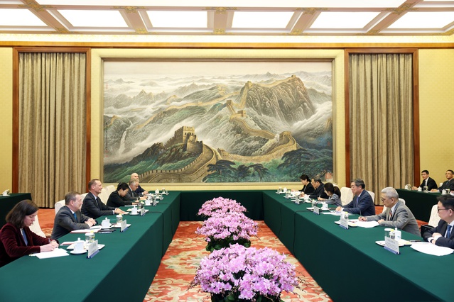 He Lifeng, Beijing'de Bonne ile Çin-Fransa ve Çin-AB ekonomik ilişkilerini görüştü