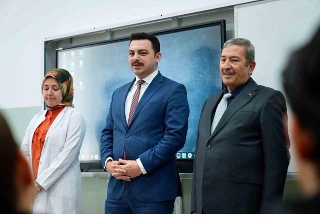 Darende'de Belediye Başkanı Bozkurt ve Kaymakam Sirkeci okulları ziyaret etti