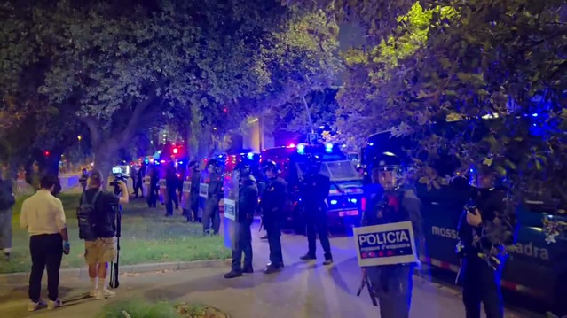 Barselona'da konut protestosunda çatışma çıktı, Katalonya polisi 13 gözaltı açıkladı