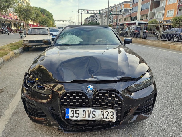 Aydın Çine'de savrulan motosiklet yayaya çarptı, 2 yaralının hayati tehlikesi var