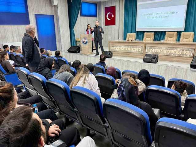 Hakkari'de 230 bahçe görevlisi ve 389 temizlik personeline güvenlik eğitimi verildi