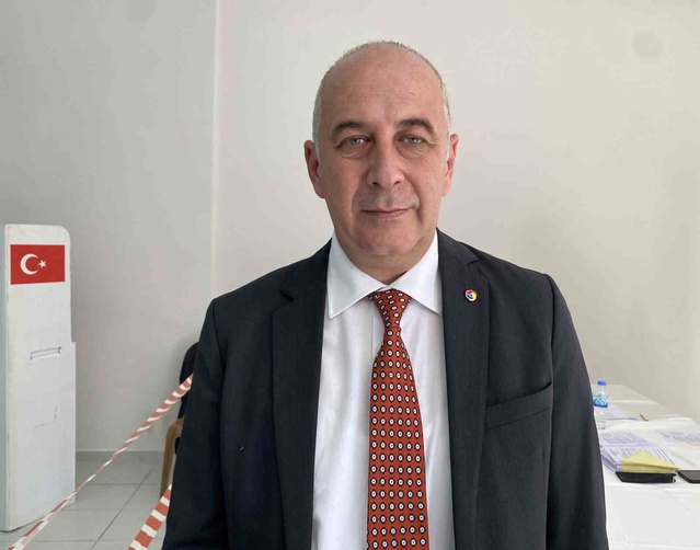 Hüseyin Öztürk, Alaşehir TSO başkanlığına 568 oyunun tamamını alarak seçildi.