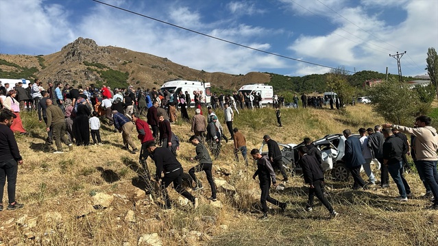 Hakkari Şemdinli'de iki aracın çarpıştığı kazada 1 çocuk öldü, 7 kişi yaralandı