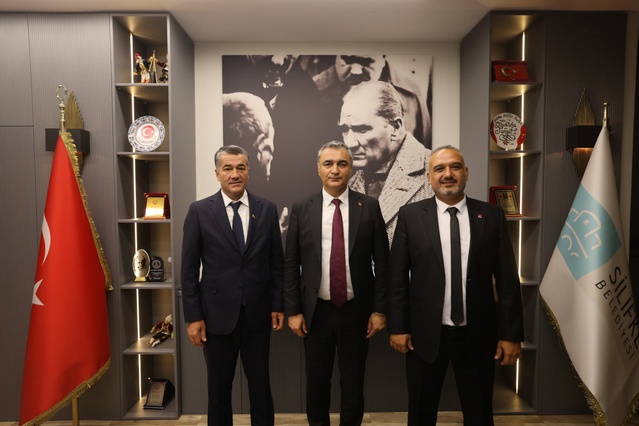CHP Sözcüsü Sarı, Silifke'de örgüt ve belediyeyi ziyaret edip Kökten'le görüştü