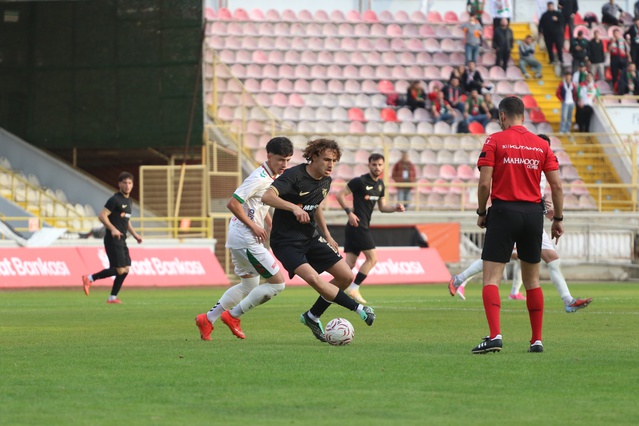 Boluspor, Ziraat Türkiye Kupası 3. eleme turunda Karşıyaka'ya uzatmalarda 3-1 yenildi