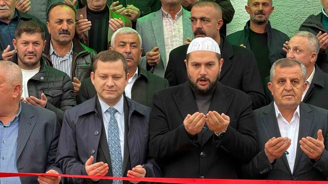 Bitlis Tatvan'da hayırseverlerin desteğiyle tamamlanan cami törenle ibadete açıldı