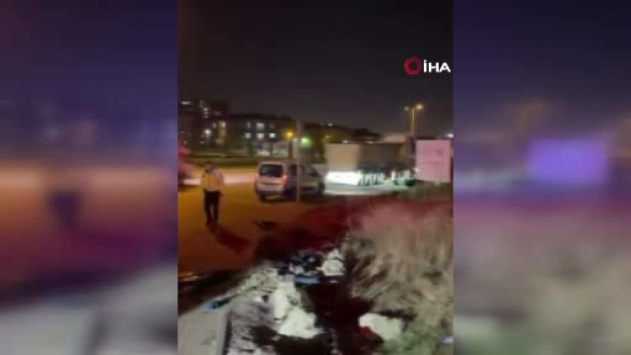 Sincan’da kavşakta bekleyen araca çarptı: 3 yaralı