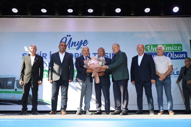 Ordu Ünye'de 118 araçlık yeni toplu taşıma sistemi 10 hatla hizmete girdi