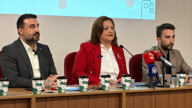 Afyonkarahisar Belediye Başkanı Köksal, Kampüs Hattı'nda öğrencilerle buluştu