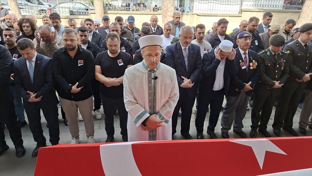 Kıbrıs gazisi Hikmet Deniz, Bafra'da son yolculuğuna uğurlandı