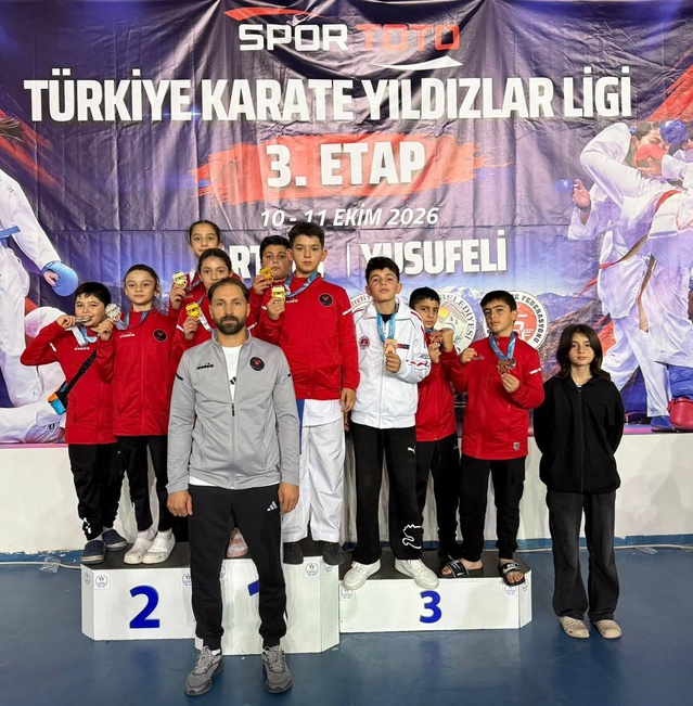 Erzincanlı sporcular Artvin Yusufeli'de 4 altın, 4 gümüş, 4 bronz madalya kazandı