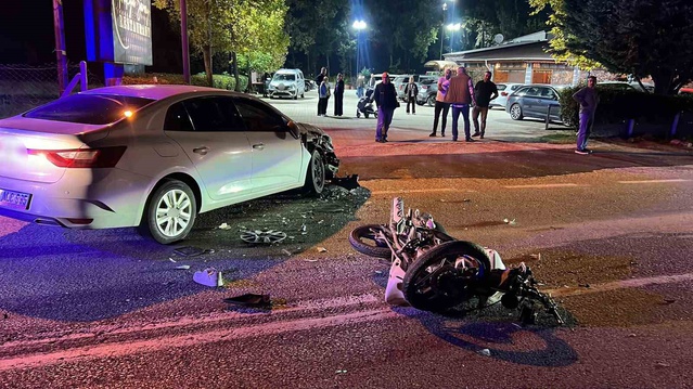 Tekirdağ Saray'da motosiklet ile otomobil çarpıştı, 1 kişi yaralandı