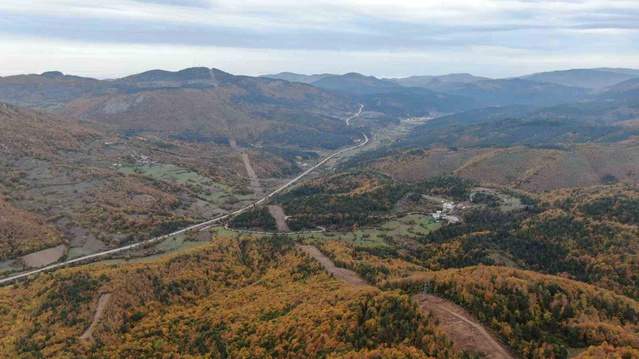 Kastamonu-Bartın'daki Küre Dağları Milli Parkı sonbaharda renk cümbüşüne büründü