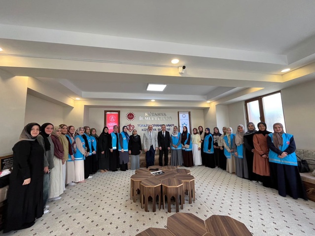 Kütahya'da üniversiteliler, Gençlik Buluşması'nda Müftü İzmirli ile buluştu