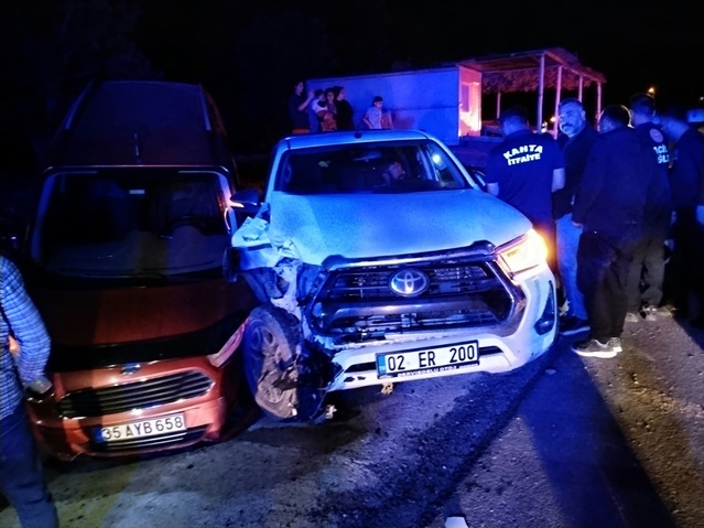 Adıyaman Kahta'da iki aracın çarpışması sonucu 8 kişi yaralandı