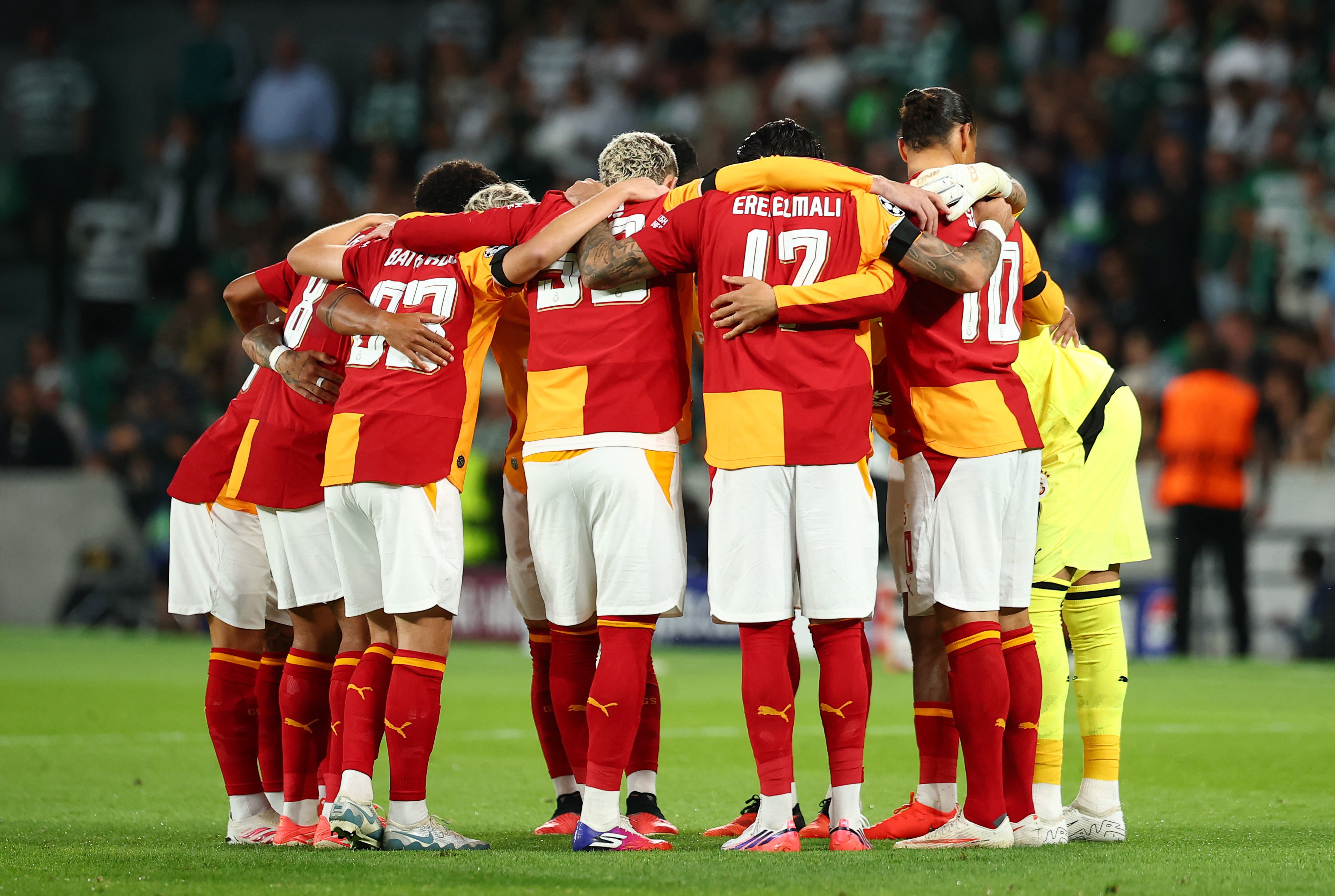 Galatasaray, Şampiyonlar Ligi'nde Barcelona karşısında