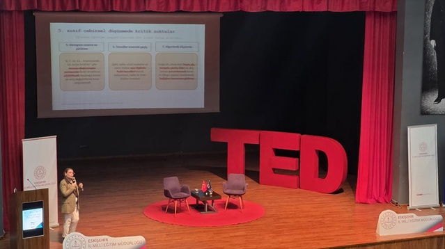 Eskişehir'de matematik zirvesinde öğretmenlere program okuryazarlığı anlatıldı