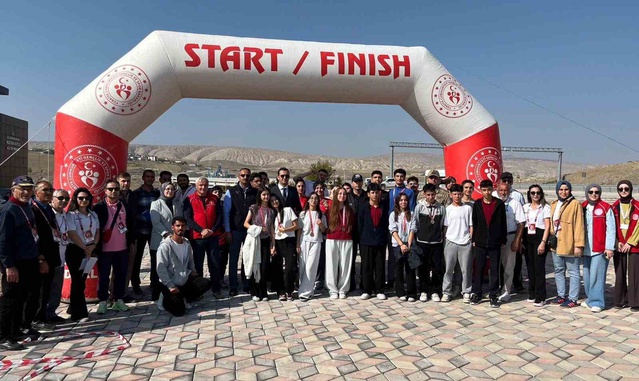Erzincan İliç'te Cumhuriyet Kupası müsabakaları sona erdi, sporcular tebrik edildi