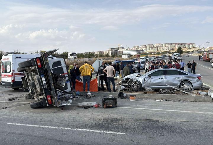 Kahramanmaraş'ta trafik kazası: 1 kişinin öldüğü kazada MHP'li vekil ve 6 kişi yaralandı