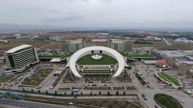 Erzurum Şehir Hastanesi uzmanı çocuk felcine karşı aşılanmanın önemine dikkat çekti