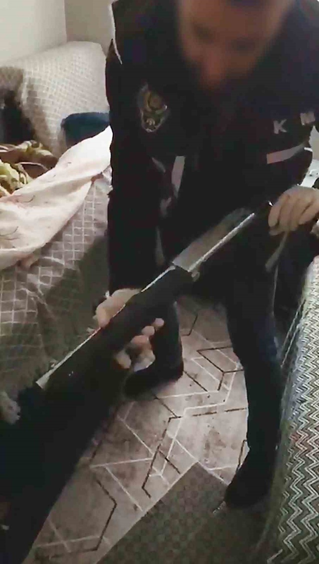 Kocaeli'de silah ve suçla bağlantılı paylaşım yapan 17 şüpheli gözaltına alındı