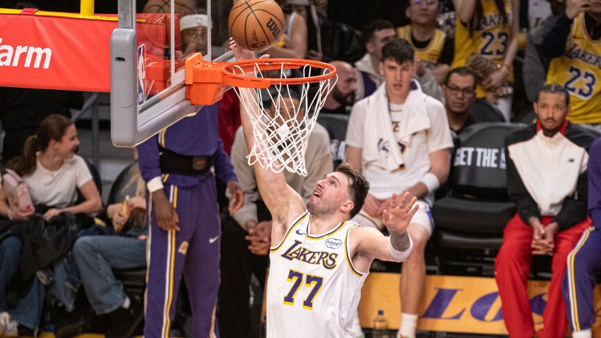 NBA'de Lakers, Luka Doncic'in 52 sayı attığı maçı kazanarak 3'te 3 yaptı
