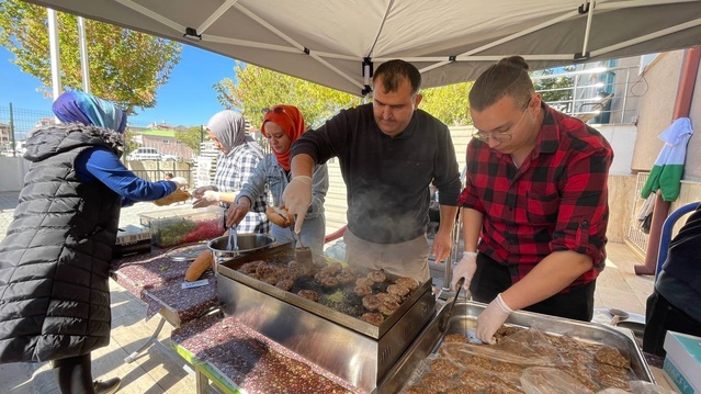 Karaman'da öğrencilerin panayırının geliri Filistin'deki ihtiyaç sahiplerine gidecek