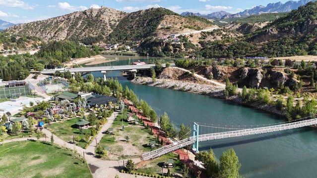 Tunceli'de yazın binlerce ziyaretçiyi ağırlayan Munzur, sonbaharda sessizliğe büründü