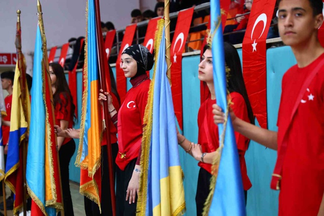 Elazığ'da Cumhuriyet Bayramı'nın 103. yılı Vali Hatipoğlu'nun katılımıyla kutlandı