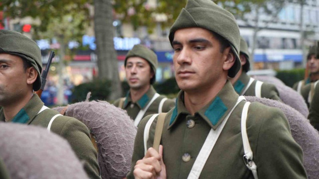 Cumhuriyet'in 103. yılında Ankara'da korteje askerler, AKUT ve AFAD katıldı