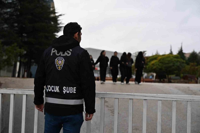 Bilecik'te okul çevrelerinde metruk bina ve servis denetimi gün boyu sürüyor