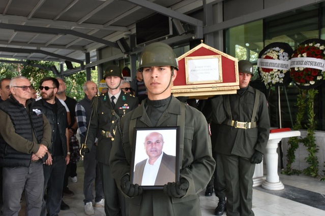 Silivri'de batan Tuğberk İmamoğlu gemisinin 2'nci kaptanı Rahmi Temel'e İzmir'de son veda